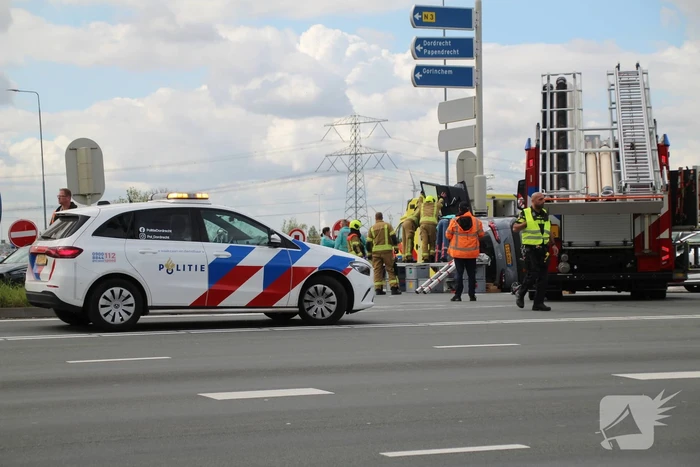 Zware aanrijding met meerdere voertuigen en beknelling