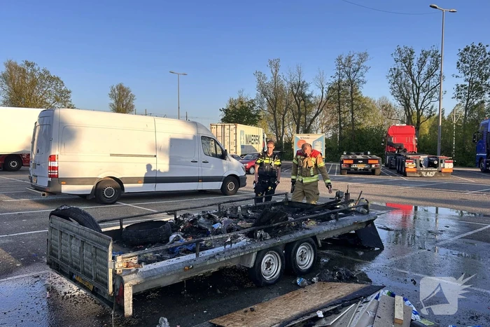 Brand in aanhangwagen geblust