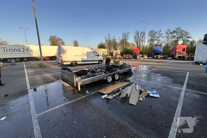Brand in aanhangwagen geblust