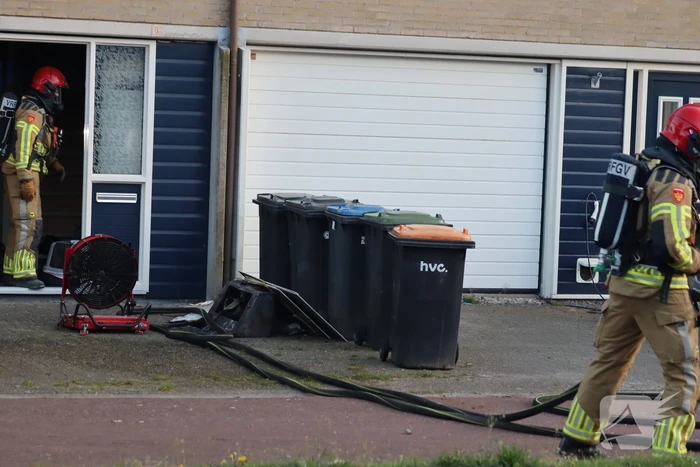 Woningbrand leidt tot rookinhalatie bij bewoners