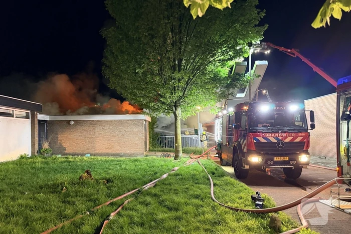 Brand in winkel leidt tot grote brandweerinzet