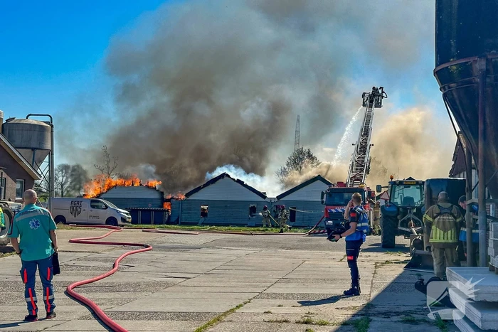 Brand in loods zorgt voor grote rookontwikkeling
