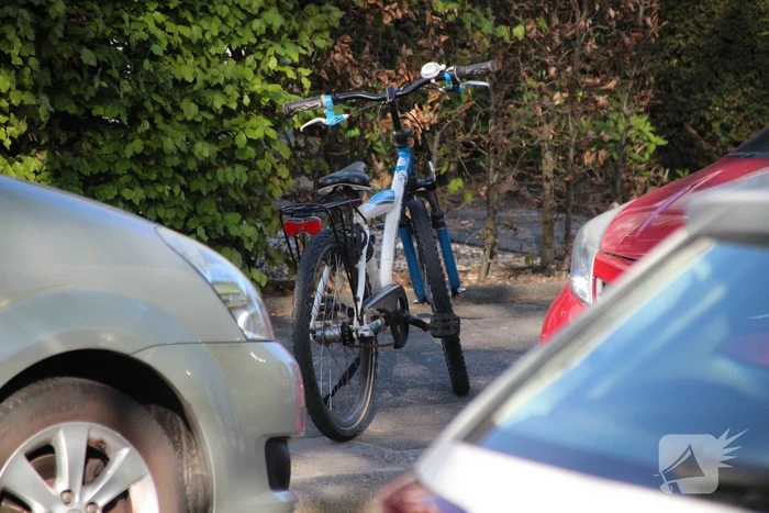 Kind op fiets aangereden door automobilist