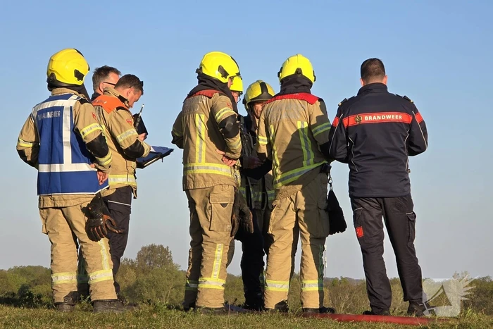 Oefening brandbestrijding in Vrouwenpolder