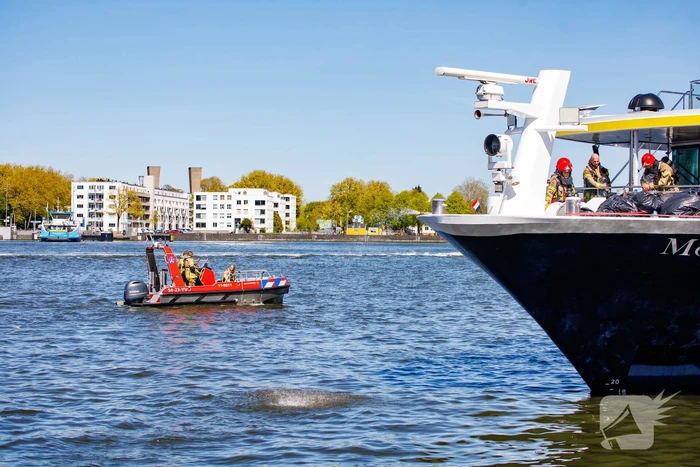 Brand op cruiseboot leidt tot grote hulpverlening