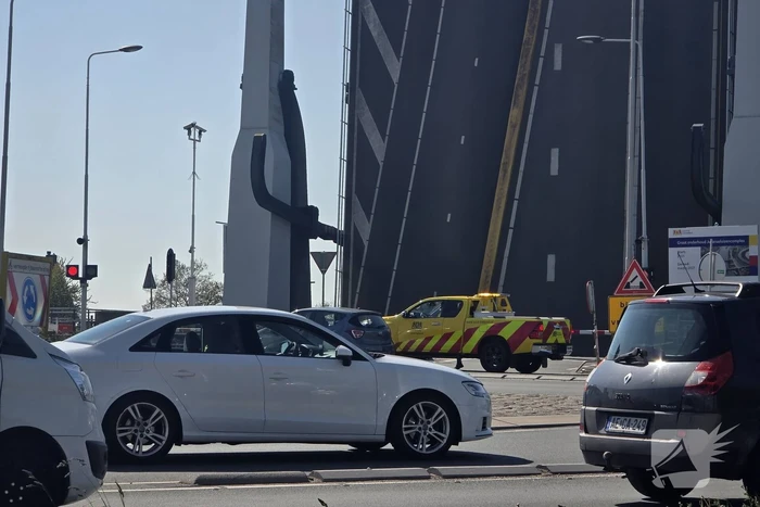 Hinder door werkzaamheden Julianasluis voorbij