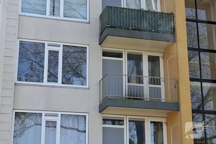 Brand op balkon van portiekwoning
