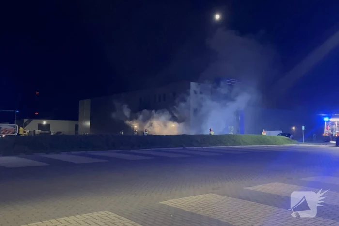 Brandweer bestrijdt ernstige brand