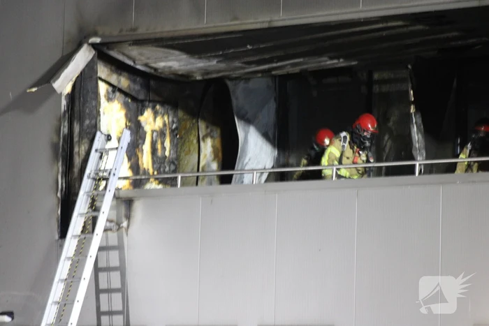 Brandweer bestrijdt ernstige brand