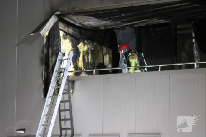Brandweer bestrijdt ernstige brand