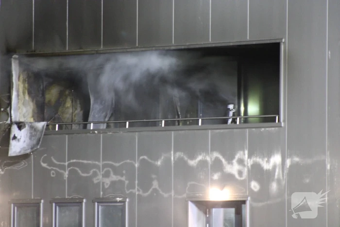 Brandweer bestrijdt ernstige brand