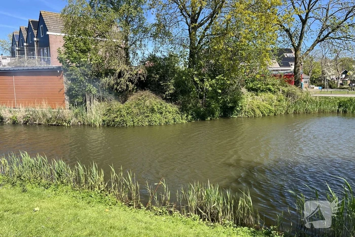 Brandweer reageert snel op buitenbrand in struiken