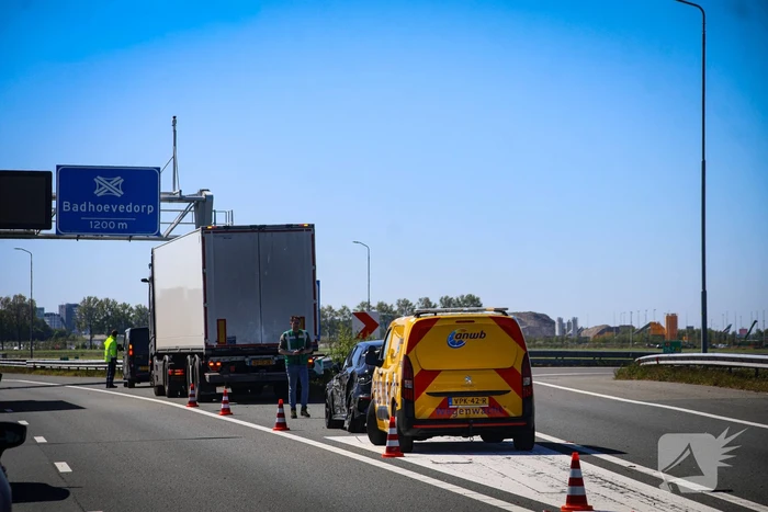Botsing tussen vrachtwagen en auto