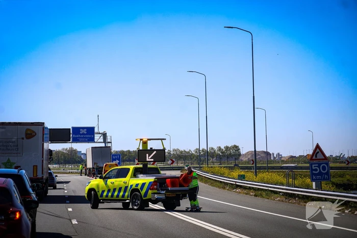 Botsing tussen vrachtwagen en auto