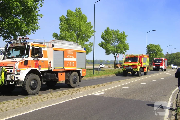 Duitse brandweer ondersteunt bij grote heidebrand