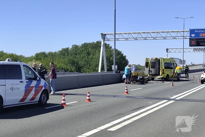 Motorrijder gewond bij botsing op snelweg