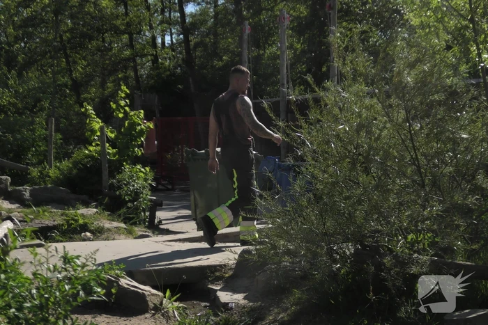 Brand in papiercontainer op schoolplein