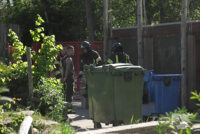 Brand in papiercontainer op schoolplein