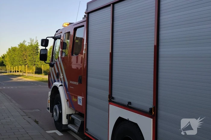 Brandweer doet nacontrole bij buitenbrand