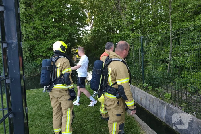 Brandweer doet nacontrole bij buitenbrand