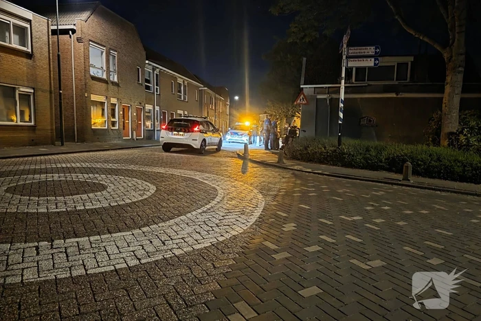 Scooter en fiets botsen met aanhouding van scooterrijder
