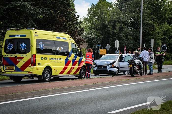 Kop-staartbotsing veroorzaakt lange file