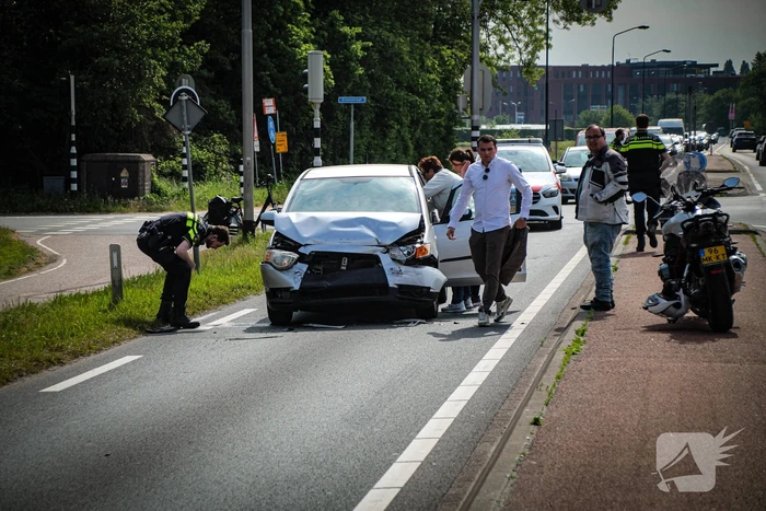Kop-staartbotsing veroorzaakt lange file