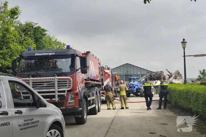Landbouwmachine verloren bij brand