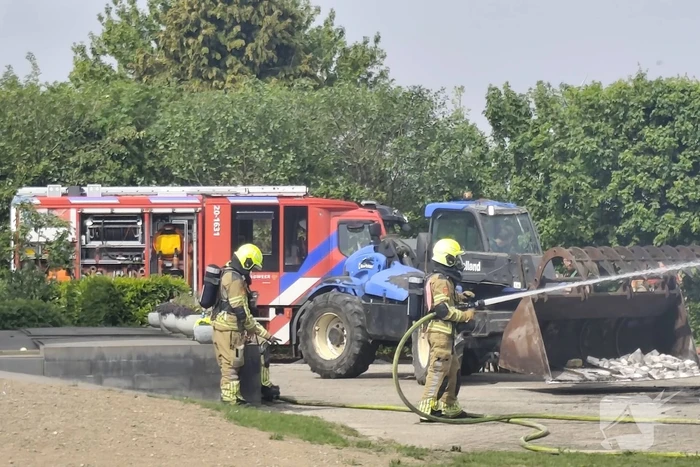 Landbouwmachine verloren bij brand