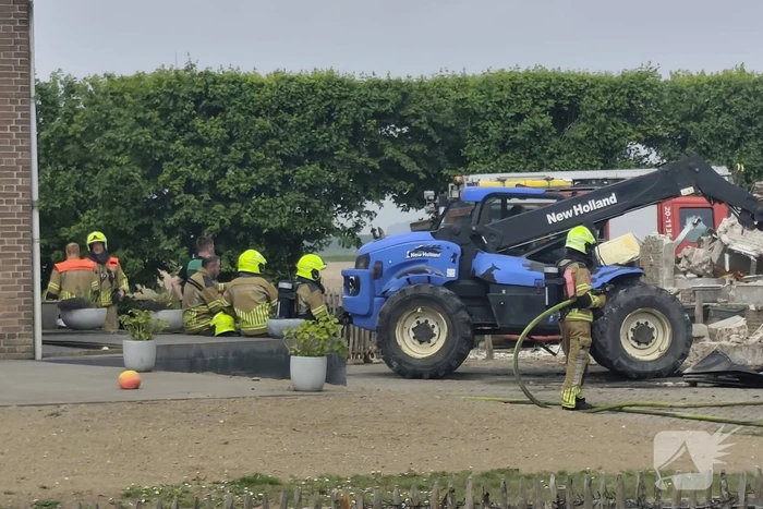 Landbouwmachine verloren bij brand