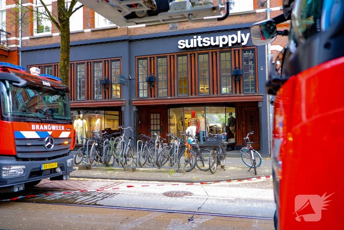 Brand in kledingwinkel snel onder controle