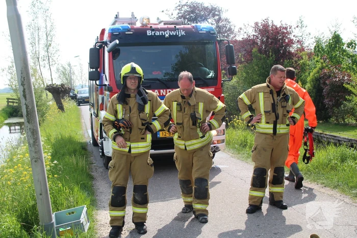 Auto raakt in sloot na schrikmoment