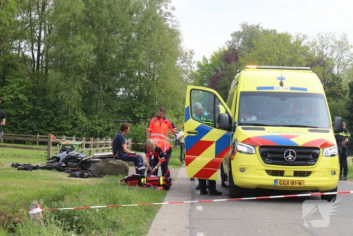 Motorrijder ernstig gewond bij ongeval, traumateam ingezet
