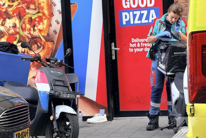 Scooterrijder komt ten val en zoekt zelf medische hulp
