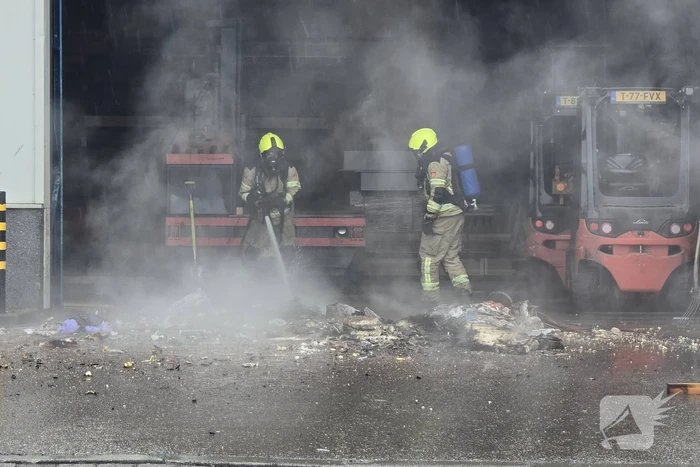 Brand ontdekt in houthandel