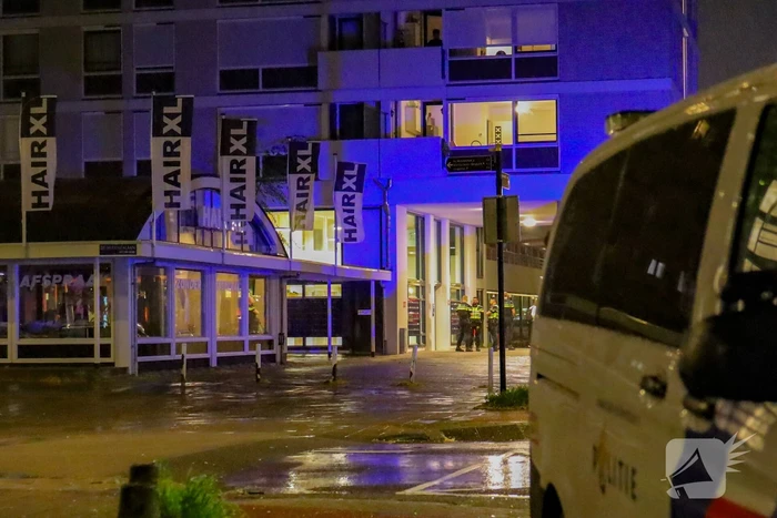 Overleden persoon in flatgebouw zorgt voor grote inzet hulpdiensten
