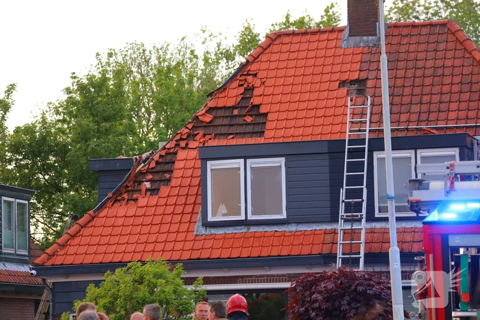 Brand op het dak van woning geblust