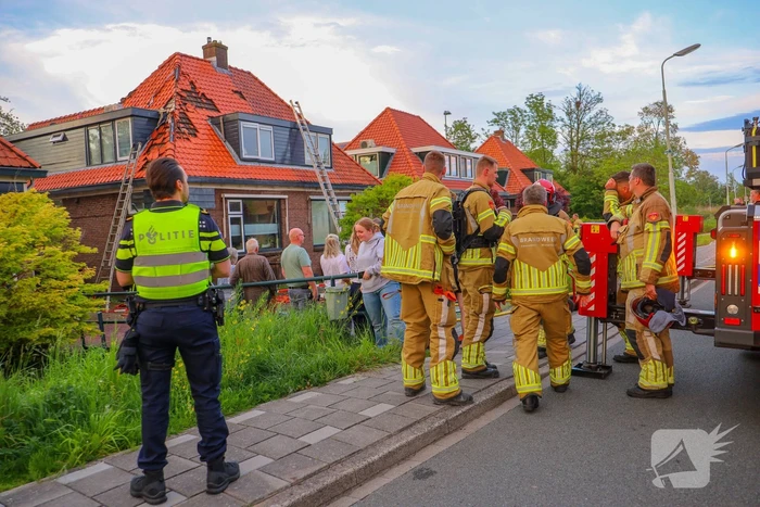 Brand op het dak van woning geblust