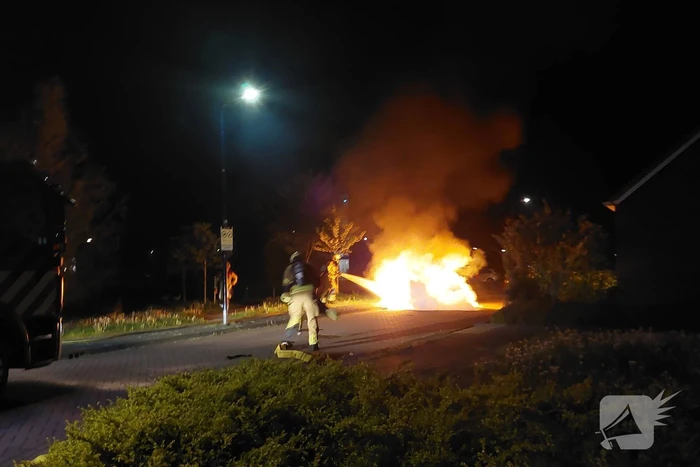 Brandweer reageert snel op autobrand