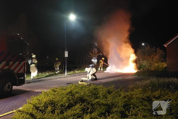 Brandweer reageert snel op autobrand