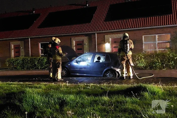 Brandweer reageert snel op autobrand