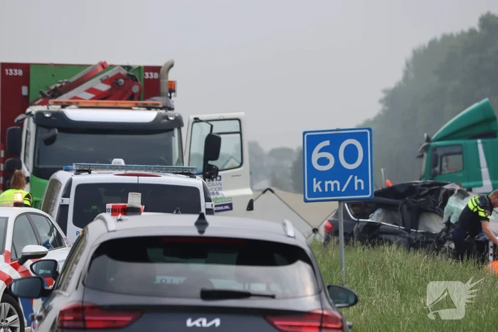 Dodelijk ongeval tussen auto en vrachtwagen