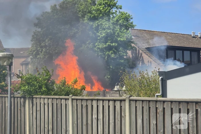 Brand verwoest schuur in Lelystad