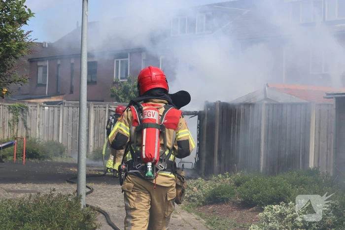 Brand verwoest schuur in Lelystad