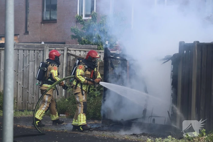 Brand verwoest schuur in Lelystad