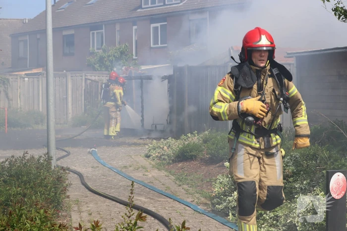 Brand verwoest schuur in Lelystad