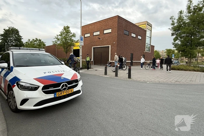 Auto rijdt fietser aan en vlucht