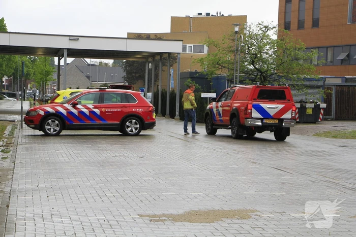 Brandweer met spoed naar ziekenhuis voor incident