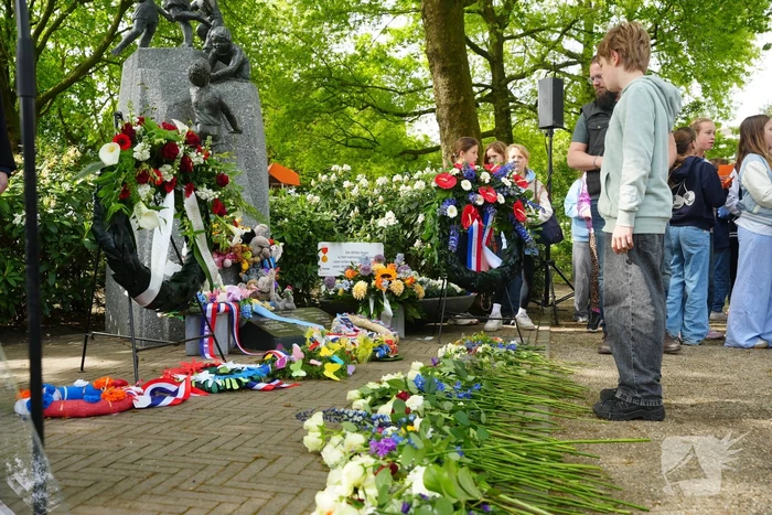 Scholieren houden indrukwekkende herdenkingen