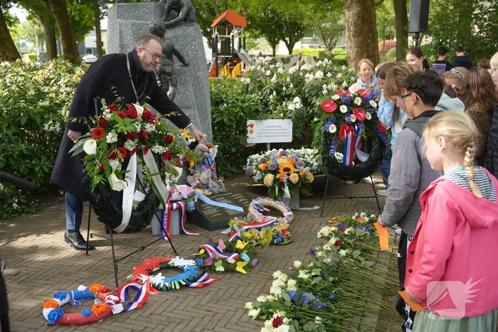 Scholieren houden indrukwekkende herdenkingen